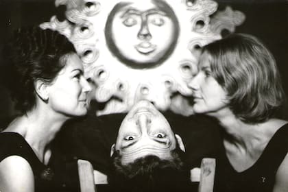 Marie Louise Alemann, Narcisa Hirsch y Walther Mejía en Retrato de un artista como ser humano (1973)