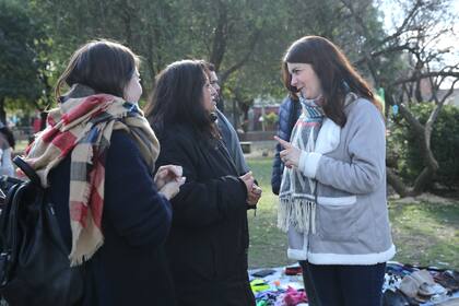 Fernández, en una plaza de Paso del Rey, durante la campaña de las PASO 2019
