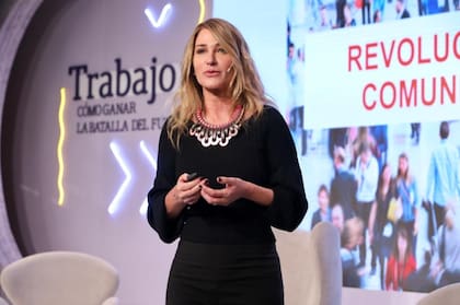 Mariela Mociulsky: "Más allá de comer y dormir, la pandemia aceleró la tendencia de hogares multifuncionales: trabajo, estudio, compras, ocio, ejercicios, todo sucede bajo el mismo techo y nos obligó a muchos a replantear espacios, crear nuevos y revalorar los exteriores”