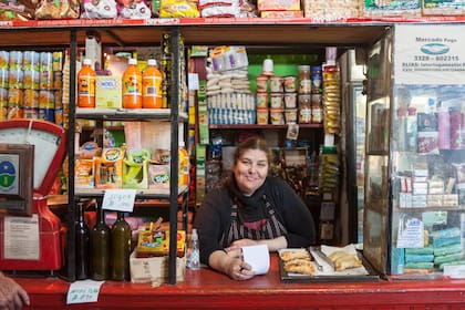 Marilina Trenzi es la cuarta generación de su familia al frente de la Despensa La Tortuga.
