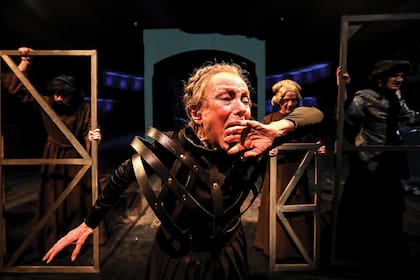 Marilú Marini en una escena de Sagrado bosque de monstruos, la obra dirigida por Alejandro Tantanian que protagonizó en el Cervantes