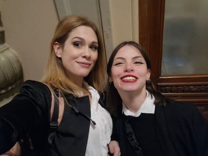 Marilú Medina junto a Lilia Lemoine, quienes denunciaron que las extorsionaron con fotos íntimas para recibir pauta oficial