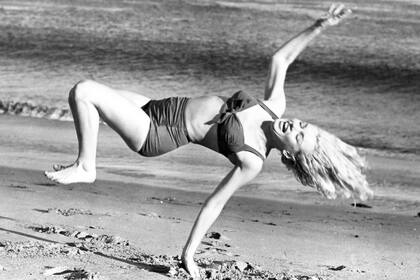 Marilyn tomando un descanso luego de una filmación en la playa.