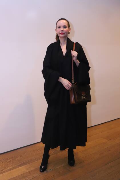 Marina Achával Duhau, con un diseño de Saint Laurent, cartera Louis Vuitton y calzado Ferragamo
