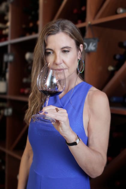 Marina Beltrame, copa en mano, hizo de la uva una amiga