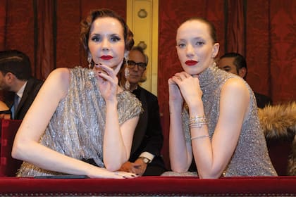 Marina de Achával con
Milagros Schmoll.