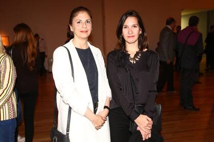 Marina Pratti y Andrea Elías, directora del Museo Casa de Yrurtia