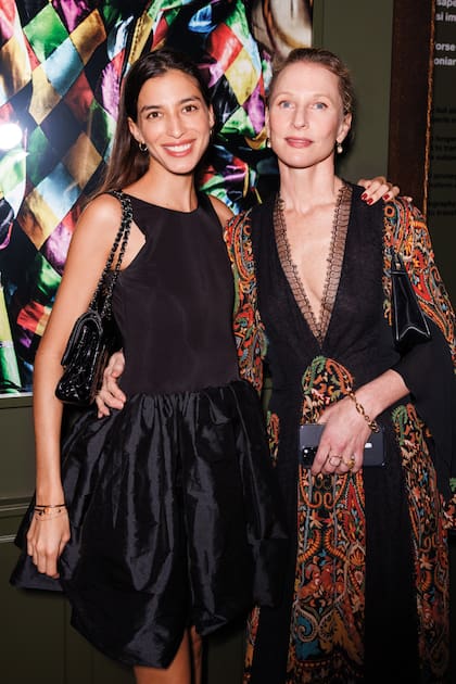 Marina y Amber Testino, familiares de Mario.