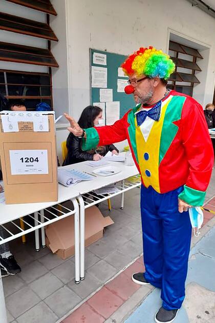 Mario Adrián Gabaglio sufragó como “El Payaso Marulito”