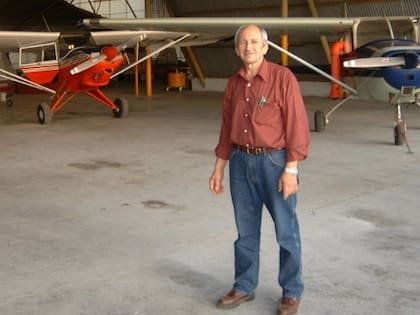 Mario Cardama fundó Aerotec en 1996, marcando el inicio de la empresa familiar en la aviación