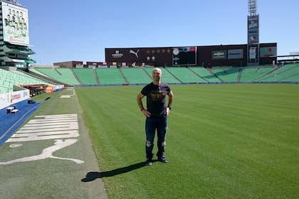 Di Santo, en el estadio del Santos Laguna, de México