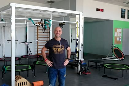 Superficies inestables, pelotas y TRX, algunas de las herramientas que emplea Di Santo en sus clases.