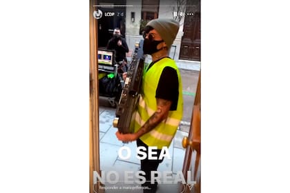 Mario Jefferson camuflado con un chaleco amarillo se infiltró en el rodaje de la quinta y última temporada de "La Casa de Papel"