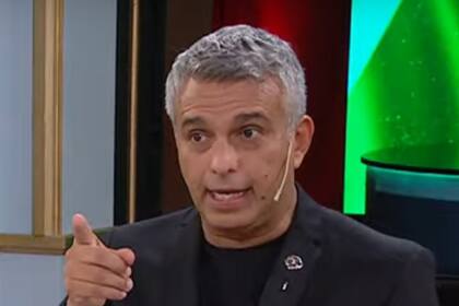 Mario Massaccesi, conductor titular de En Síntesis, el tradicional espacio de noticias al cierre de la programación de eltrece