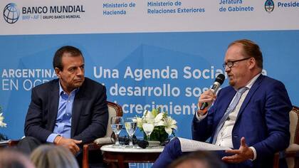 Mario Quintana y Andreas Shaal (OCDE)