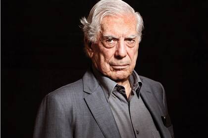 Mario Vargas Llosa, recordado por su hijo Álvaro en una entrevista