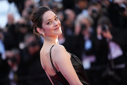 Marion Cotillard, protagonista del film, también se lució en el esperado estreno mundial de la película