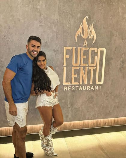 Maripily Rivera, ganadora de La Casa de los Famosos, fue una de las celebridades en visitar el restaurante de Carlos Adyan