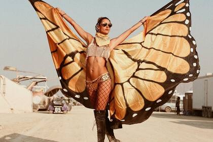 Mariposa tecnicolor a pleno