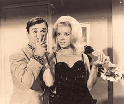 Mariquita Gallegos: sus inicios fueron en el teatro y, con los años, el cine le abrió sus puertas... en la foto, con Pepe Biondi