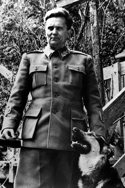 Josip Broz, el mariscal Tito, un unificador de etnias; algunos años después de su muerte, Yugoslavia se dividiría en seis naciones, guerras mediante.