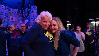 Marisol Otero junto a Astrid Van Wieren ambas interpretan a Diane en Buenos Aires, Broadway y Gander