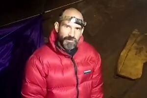 El estadounidense que se descompensó a mil metros de profundidad mandó un mensaje desde la cueva en Turquía
