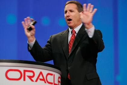 Mark Hurd, exesposo de Paula, hablando en una conferencia de Oracle cuando aún era CEO de HP