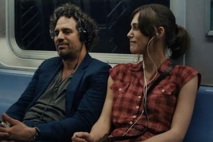 Mark Ruffalo y Keira Knightley, entre cables y música, en "La canción de tu vida"