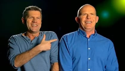 Mark Short y Ashley, los actores de Bananas en Pijama