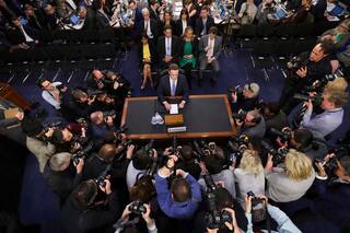 Zuckerberg, entre las chicanas y el tendido de puentes