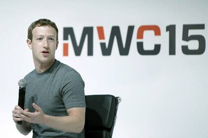 Mark Zuckerberg, CEO de Facebook, durante su presentación en el Congreso Mundial de Móviles