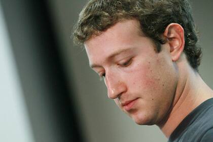 Mark Zuckerberg, el joven millonario que fundó Facebook, suele mostrarse reacio ante las exposiciones públicas o entrevistas