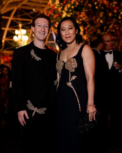 Mark Zuckerberg y Priscilla Chang en otra de las celebraciones.