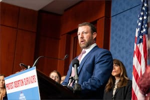 El Senado avanzó con la nominación del exluchador de MMA Markwayne Mullin como secretario del DHS