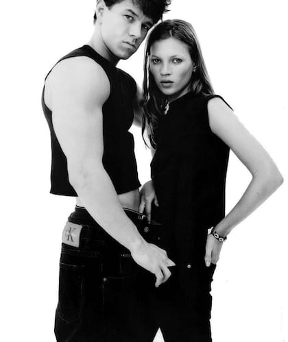 Marky Mark y Kate Moss, los elegidos de Carolyn Bessette en Calvin Klein. La futura esposa de John F. Kennedy Jr. luego lo reemplazaría por uno de sus ex, Michael Bergin