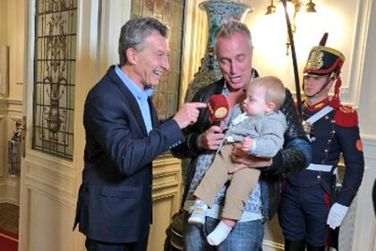 El bebé conoció al presidente Mauricio Macri