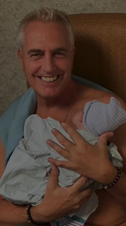 Marley se mostró feliz por el cumplemés de su hija Milenka