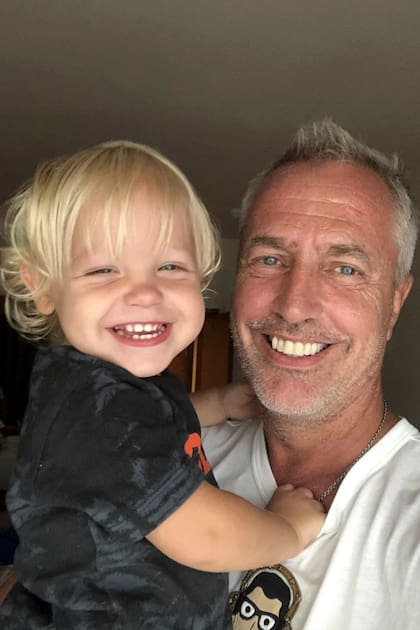 En cuarentena, Marley y Mirko comparten clases virtuales, lecturas y juegos