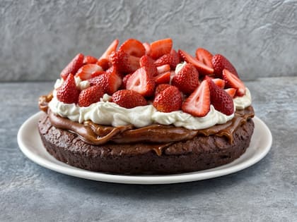 Marquise de chocolate con frutos rojos