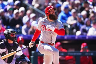 Marsh enciende una primera entrada de siete carreras y los Filis aplastan 10-1 a Colorado