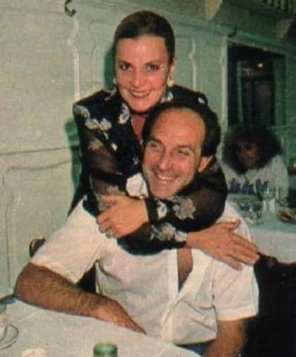 Marta González y Chiche Sosa se conocieron en un casamiento judío. Fue un flechazo. Estuvieron pocos meses de novios y se casaron el 2 de junio de 1968