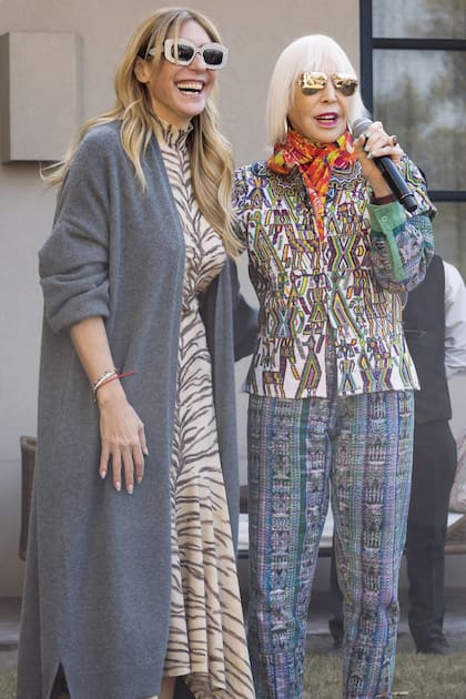 Marta Minujín dijo unas palabras acerca del trabajo de la reconocida mecenas y filántropa, a quien bautizó “Ama Maravilla.