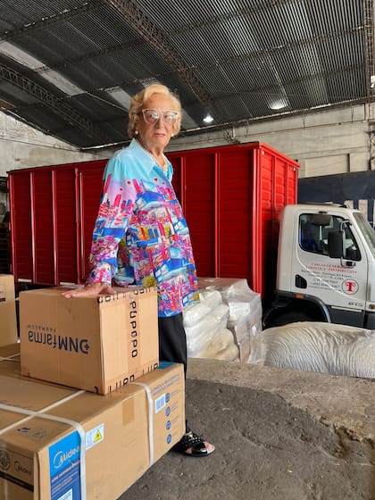 Marta sostiene la empresa de logística y todos los días va a trabajar en su propio auto, desde retiro hacia Pompeya (Fuente: Cheche Carisma)