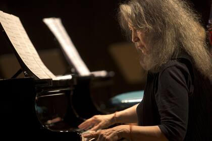 Un ensayo general, un concierto dedicado a la obra de Bach y otro a cuatro manos con Graciela Reca son las tres oportunidades para ver esta semana en Buenos Aires a la notable pianista