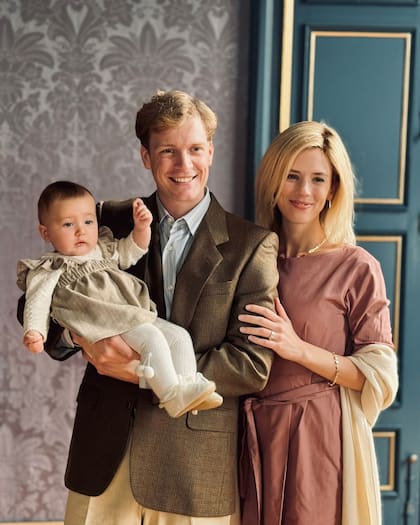 Martijn Lakemeier y Delfina Chaves en una imagen de la nueva entrega de Máxima, que abarca diez años en la historia de los actuales reyes, desde su casamiento hasta su coronación