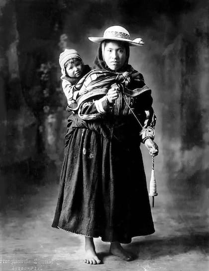 Chambi revela el universo cotidiano y mágico de la cultura andina