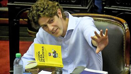 Martín Lousteau en el Congreso con el libro Utopía para Realistas