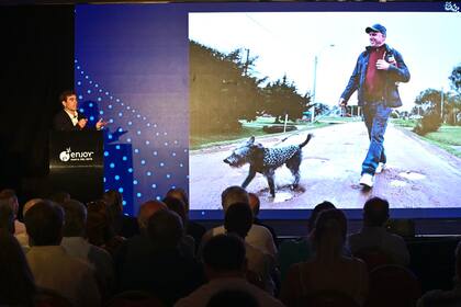 Martín Aguirre, Director de El País de Uruguay, analizó en profundidad el nuevo gobierno del país vecino y puso un signo de interrogación respecto de varias de las incógnitas que allí acontecen.