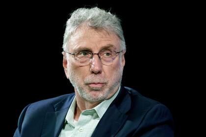 Martin Baron, ex editor ejecutivo de The Washington Post, habla en el escenario durante la Cumbre Anual Concordia 2021.